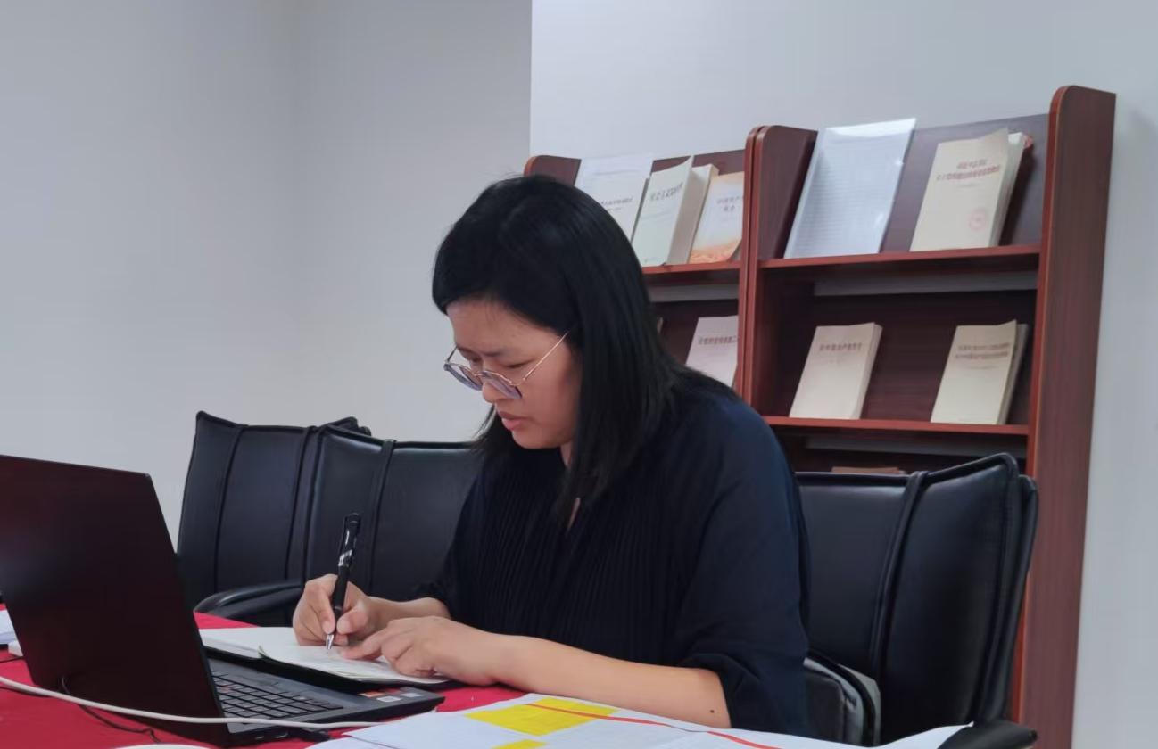 朱夢童在德州泉潤工作專班集中辦公.jpg